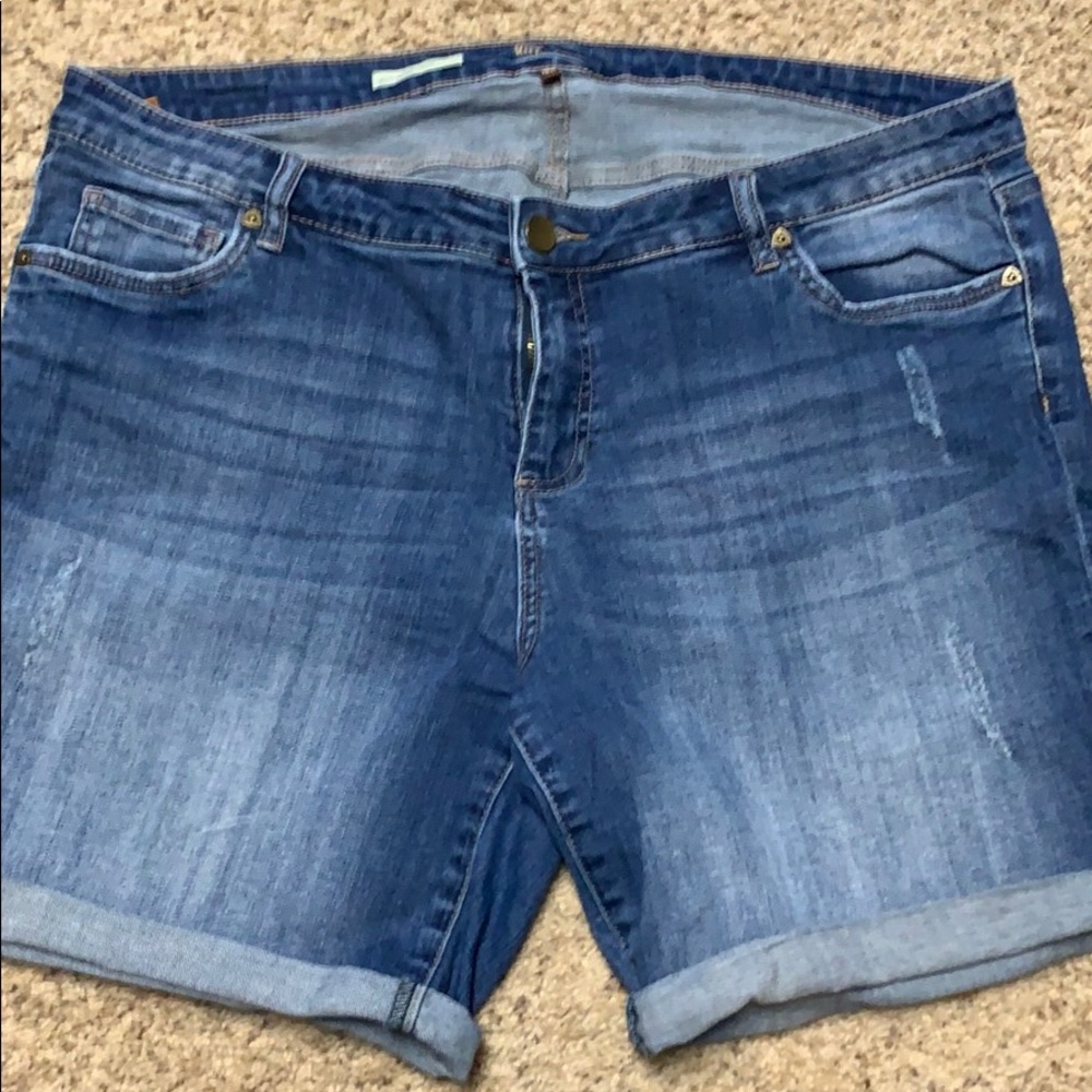 Kut from the Kloth boyfriend denim shorts